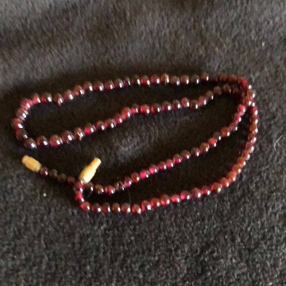 18 inch garnet bead necklace - Picture 1 of 1